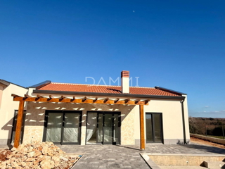 ISTRA, POREČ - DVOJNA PRIZEMNICA S BAZENOM