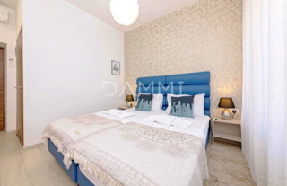 Pula, center - stanovanje s 4 enotami in parkirnim mestom