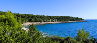 Istra, Premantura - zemljišče T3 cona, 250 m od plaže