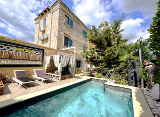 Istra, Krnica - čudovita kamnita hiša s bazenom