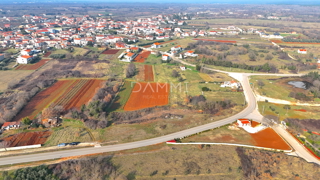 ISTRA, MARČANA - Odlična zazidljiva parcela 966 m2