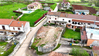 ISTRA, ŽMINJ - Kamnita hiša z dvoriščem 500 m2