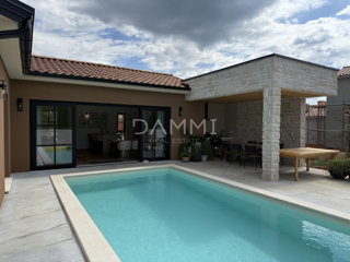 ISTRA, ŽMINJ - Očarljiva enonadstropna hiša z bazenom