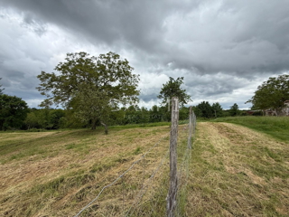 ISTRA, VIŽINADA - Gradbeno zemljišče na mirni lokaciji