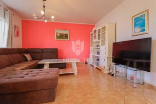 Novigrad, okolica! Čudovito stanovanje s 3 spalnicami!