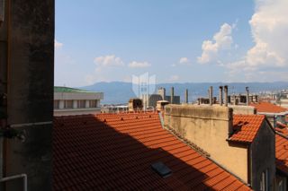 Rijeka, prostorno stanovanje v samem centru mesta