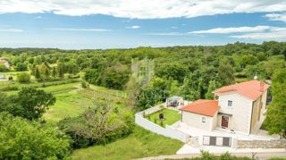 Poreč - okolica - prostorna vila s panoramskim razgledom