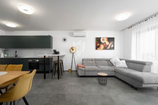 Poreč, okolica - visokokakovosten apartma v novogradnji blizu morja!