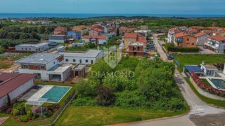 Zemljišče Novigrad, 700m2