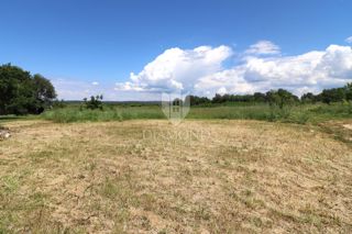 Poreč, okolica – Zazidljiva parcela 767 m² na mirni lokaciji