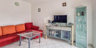 Novigrad, okolica, stanovanje z galerijo 350m od morja