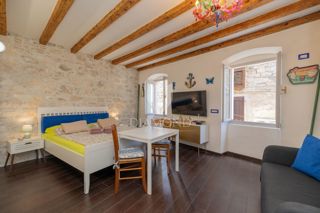 Garsonjera z Shrambo, Center, Razgled na Morje