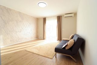 Rovinj, dvosobno stanovanje z balkonom 100 m od morja