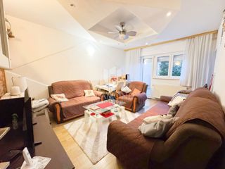 Zagreb, Sesvete! Trisobno stanovanje z velikim dvoriščem!