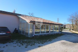 Marčana, okolica, hiša s prostornim vrtom