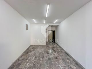 Umag, pritličje, poslovni prostor v centru!