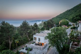 Mošćenička Draga, moderna vila z bazenom v bližini plaže