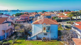 Umag, hiša z veliko potenciala 250 m od morja!
