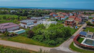 Zemljišče Novigrad, 700m2