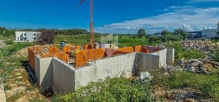 Istra, Kaštel, polsamostojna hiša 160 m2 v gradnji 