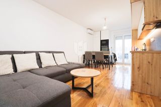 Zagreb, Voltino! Popolnoma prenovljeno trisobno stanovanje!