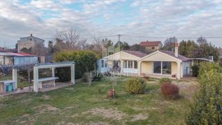 Pula okolica, hiša s čudovitim vrtom