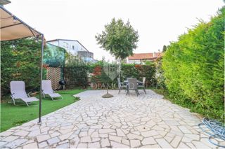 PRILOŽNOST! Apartmajska hiša 200 m od morja, Pješčana Uvala!