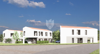 Lovreč – okolica: Moderna novogradnja z bazenom in štirimi spalnicami