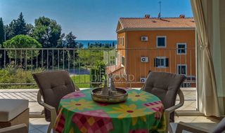 Umag, okolica, čudovito stanovanje 116 m2 s pogledom na morje