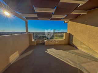 Poreč, okolica, očarljiva hiša s panoramskim razgledom!