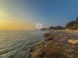 Ekskluzivno! Novigrad, stanovanje v pritličju 100 m od plaže!