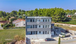 Istra, Medulin, prostoren apartma v pritličju blizu morja