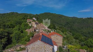 Motovun, Kamnita hiša s panoramskim pogledom na Motovun!