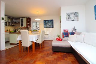 Mošćenička draga, dvoetažni apartma 500 metrov od plaže