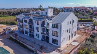 Istra, Umag, stanovanje z dvigalom 300 m od morja in plaže!
