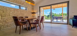 Motovun, čarobna vila 158 m2 s pogledom na Motovun!