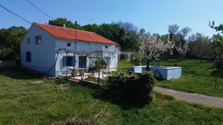 Labin, okolica, prav posebna hiša blizu morja
