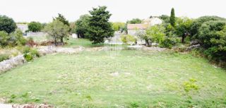 Okolica Sv. Lovreč – zemljišče 1.333 m² z možnostjo parcelacije