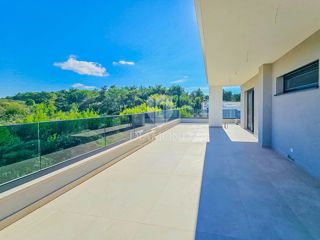 Umag, stanovanje s strešno teraso 250 m od morja!