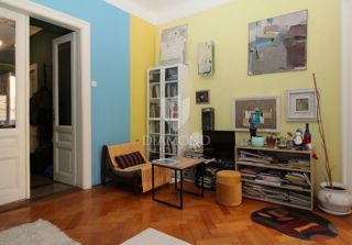 REKA, BRAJDA – PROSTORNO STANOVANJE V ŠIRŠEM SREDIŠČU MESTA