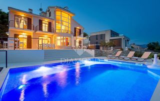Opatija, okolica, luksuzna vila z bazenom in pogledom na morje