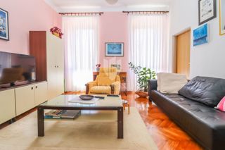Apartmaj Centar, Pula, 75m2