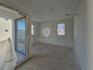 Umag, stanovanje v gradnji le 550 metrov od morja!