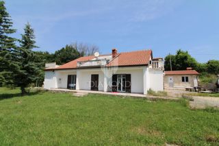 Labin, družinska hiša s 5 apartmaji