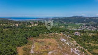 Istra, Kaštel, okolica, hiša z bazenom in vrtom!