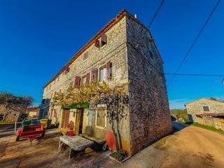 Umag, okolica - avtentična hiša z vrtom!