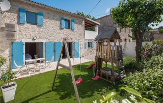 Buje, očarljiva hiša z bazenom v bližini Grožnjana!