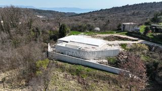 Zemljišče z začeto gradnjo, Labin, okolica