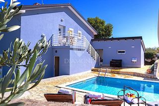 Labin, Rabac, počitniška hiša z dvema apartmajema, pogled na morje