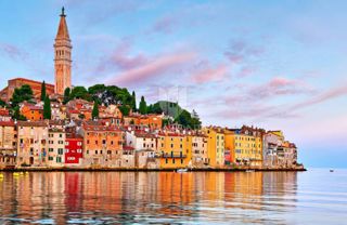Rovinj, prostorno stanovanje za prenovo